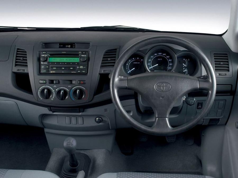  Toyota Hilux Single Cab 2005 года  (ZA) (фото 2 из 5)